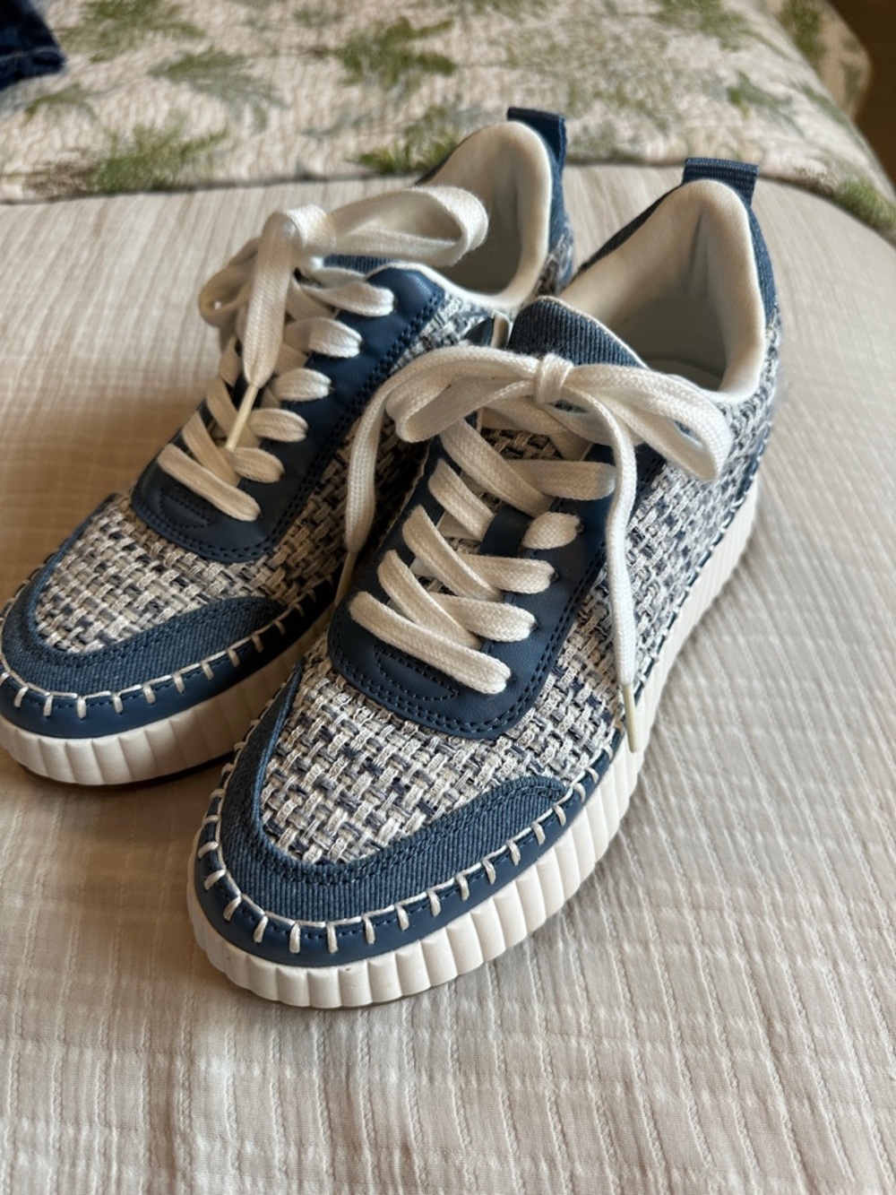 Universal Thread Blue and White Woven Lace-Up Sneakers